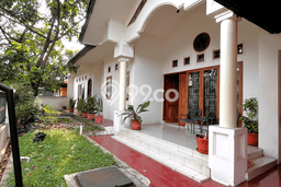 Ready to Use! Luxury House LT 400m2 Desain Modern di Turangga Ready to Use! Luxury House LT 400m2 Desain Modern di Turangga