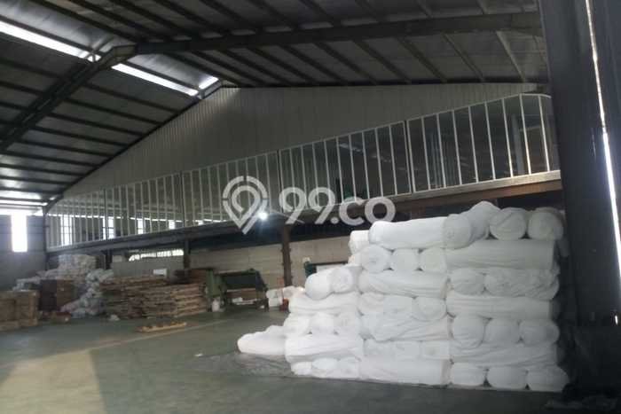 AREA PREMIUM! Gudang di Bandung Barat, Luas 2400m2m², Pusat Komersial AREA PREMIUM! Gudang di Bandung Barat, Luas 2400m2m², Pusat Komersial