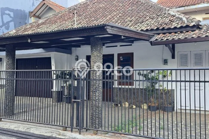 Jual Rumah Mewah Elegan Dengan View Eksklusif di Supratman, Bandung Jual Rumah Mewah Elegan Dengan View Eksklusif di Supratman, Bandung