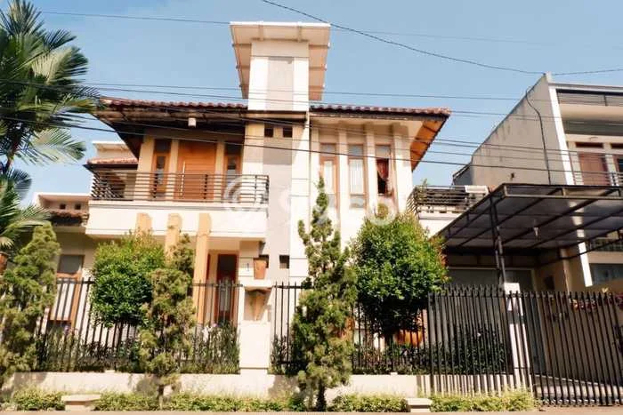 Rumah Elit Modern Tanpa Renovasi di Bandung Kota Bandung Rumah Elit Modern Tanpa Renovasi di Bandung Kota Bandung