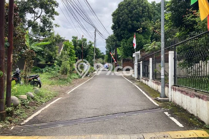 Tanah Dijual Lokasi Strategis di Bandung dengan Luas 393m2 Tanah Dijual Lokasi Strategis di Bandung dengan Luas 393m2