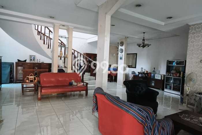 Ready to Use! Luxury House LT 212m2 Desain Elegan di Graha Raya Bintaro Ready to Use! Luxury House LT 212m2 Desain Elegan di Graha Raya Bintaro