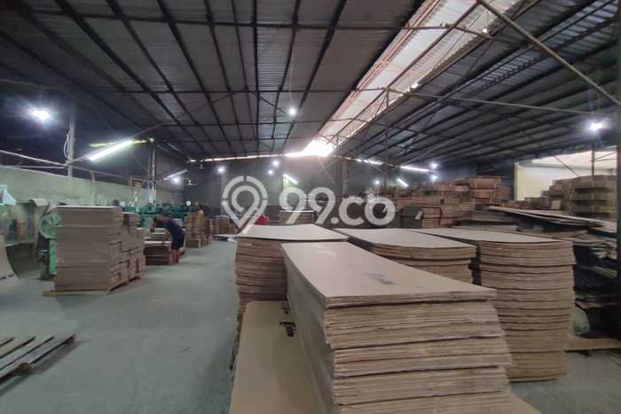Gudang Dijual di Prime Area Jakarta Barat Luas 2110m2 Gudang Dijual di Prime Area Jakarta Barat Luas 2110m2