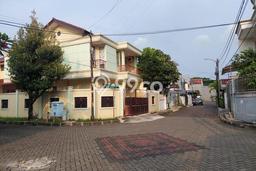 Ready to Use! Luxury House LT 285m2 Desain Elegan di Semanan Ready to Use! Luxury House LT 285m2 Desain Elegan di Semanan