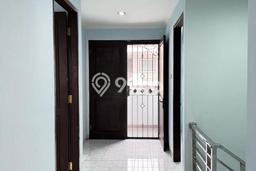 Rumah Modern 4 KT LT 120m2 di Daan Mogot Rumah Modern 4 KT LT 120m2 di Daan Mogot