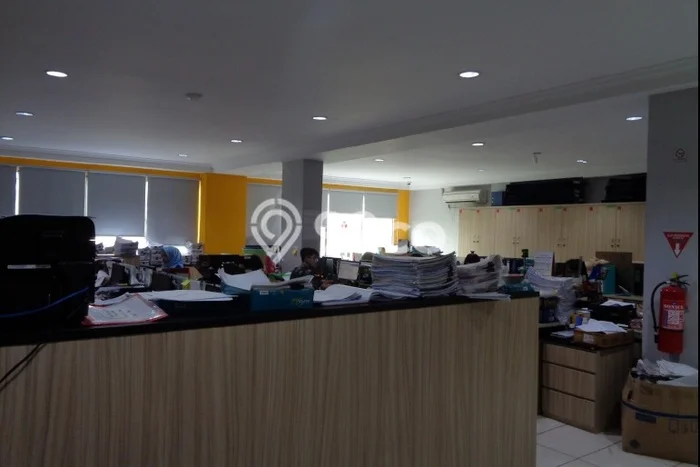 Ruko Dijual di Jakarta Barat LT 81m2 & LB 560m2 Lokasi Terbaik! Ruko Dijual di Jakarta Barat LT 81m2 & LB 560m2 Lokasi Terbaik!