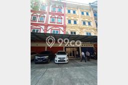 Disewakan Ruko di Kawasan Ramai Roxy Luas 135m2 Disewakan Ruko di Kawasan Ramai Roxy Luas 135m2