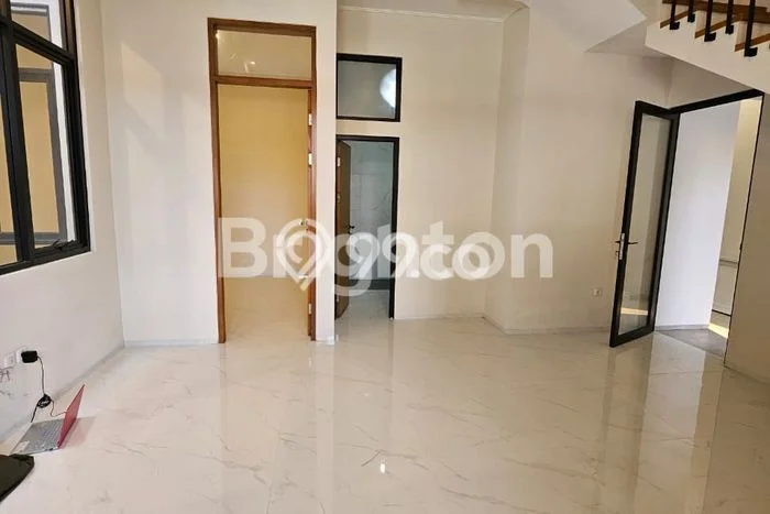 Dijual Rumah 4 Kamar Lokasi Ideal Bagus dan Strategis di Batununggal Dijual Rumah 4 Kamar Lokasi Ideal Bagus dan Strategis di Batununggal