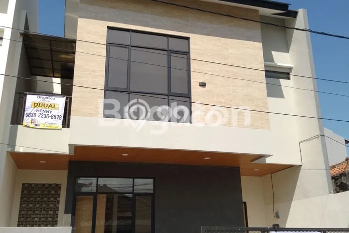 Dijual Rumah 4 Kamar Lokasi Ideal Bagus dan Strategis di Batununggal Dijual Rumah 4 Kamar Lokasi Ideal Bagus dan Strategis di Batununggal