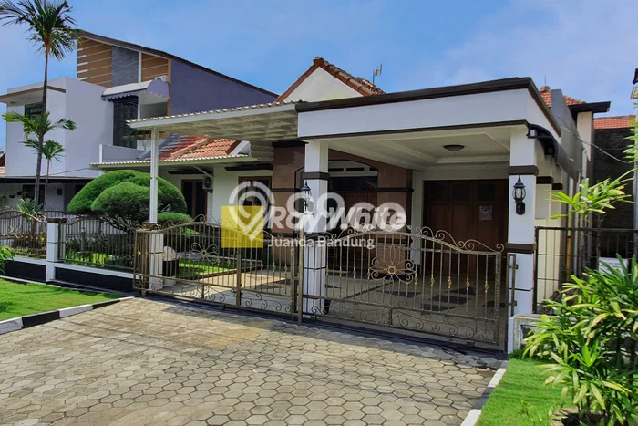 FOR SALE! Kantor di Antapani Bandung, LT 340m2, LB 265m2 FOR SALE! Kantor di Antapani Bandung, LT 340m2, LB 265m2