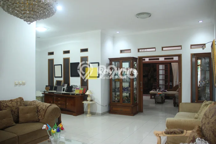 FOR SALE! Kantor di Antapani Bandung, LT 340m2, LB 265m2 FOR SALE! Kantor di Antapani Bandung, LT 340m2, LB 265m2