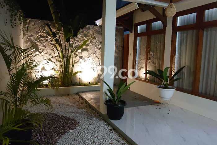 Vila Strategis Kawasan , Ukuran 300m2m², Area Nyaman untuk Anda Vila Strategis Kawasan , Ukuran 300m2m², Area Nyaman untuk Anda