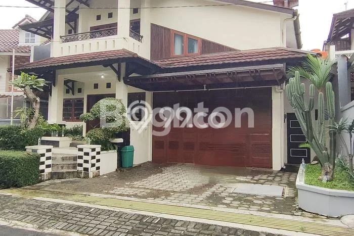 Rumah Elit Modern Tanpa Renovasi di Geger Kalong Bandung Rumah Elit Modern Tanpa Renovasi di Geger Kalong Bandung