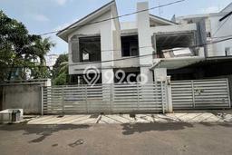 For Sale! Premium House LT 600m2 Desain Modern di Patal Senayan For Sale! Premium House LT 600m2 Desain Modern di Patal Senayan