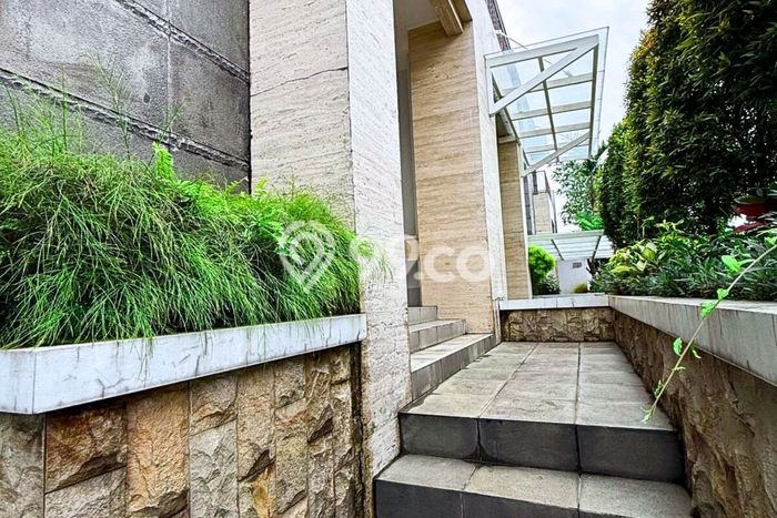 Jual Rumah Mewah Elegan Dengan View Eksklusif di Ragunan, Jakarta Selatan Jual Rumah Mewah Elegan Dengan View Eksklusif di Ragunan, Jakarta Selatan