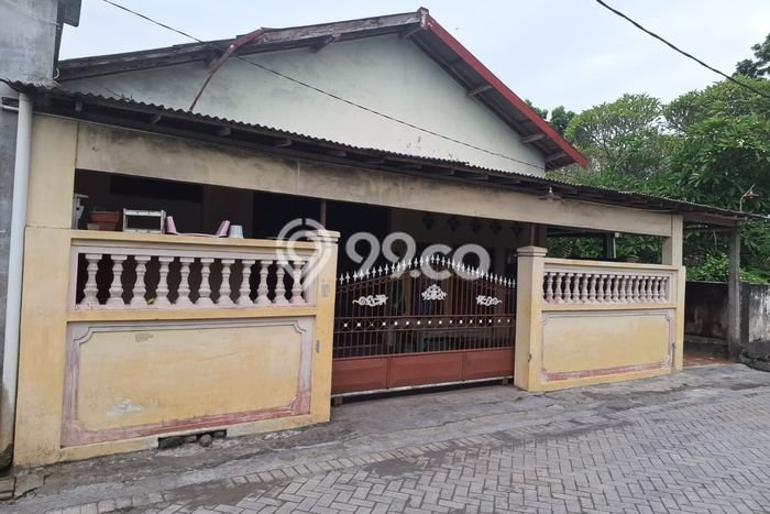 For Sale Rumah 6 Kamar Lokasi Ideal Bagus dan Strategis di Sukodono For Sale Rumah 6 Kamar Lokasi Ideal Bagus dan Strategis di Sukodono