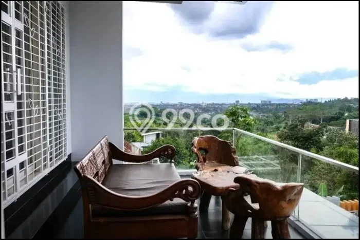 Rumah Mewah LB 256m2 Siap Pakai Desain Elegan di Setiabudi, Bandung Rumah Mewah LB 256m2 Siap Pakai Desain Elegan di Setiabudi, Bandung