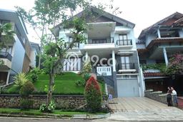 For Sale Vila di , Ukuran 608m2m², Lingkungan Nyaman For Sale Vila di , Ukuran 608m2m², Lingkungan Nyaman