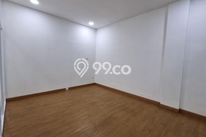 INVESTASI POTENSIAL! Ruko di , Luas 225m2m², Kawasan Bisnis INVESTASI POTENSIAL! Ruko di , Luas 225m2m², Kawasan Bisnis