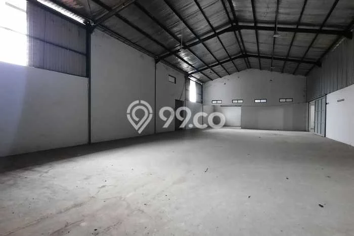 Gudang disewakan di Bojongsoang Bandung dengan luas bangunan 1100m2 Gudang disewakan di Bojongsoang Bandung dengan luas bangunan 1100m2