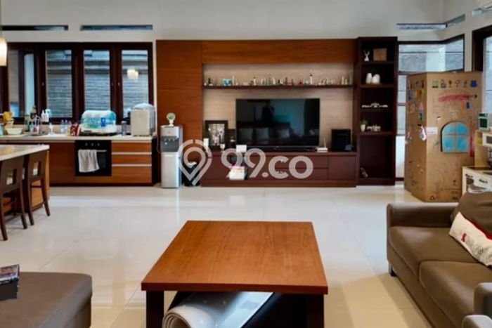 SEGERA MILIKI! Rumah di Pasteur, Bandung, LT 452m2m² LB 200m2m² SEGERA MILIKI! Rumah di Pasteur, Bandung, LT 452m2m² LB 200m2m²