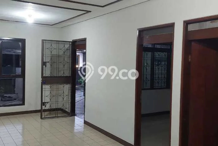Lokasi strategis! Rumah siap huni disewakan di Babakan Ciparay LB 55m2 Lokasi strategis! Rumah siap huni disewakan di Babakan Ciparay LB 55m2