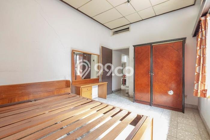Rumah Mewah LB 300m2 Siap Pakai Desain Elegan di Lembang, Bandung Rumah Mewah LB 300m2 Siap Pakai Desain Elegan di Lembang, Bandung