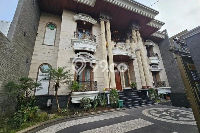 SEGERA MILIKI! Rumah area Kiaracondong, Bandung, LT 466m2m² Bangunan 719m2m² SEGERA MILIKI! Rumah area Kiaracondong, Bandung, LT 466m2m² Bangunan 719m2m²