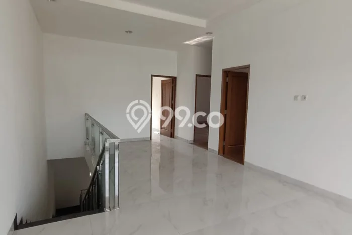 Rumah Elit Modern Tanpa Renovasi di Taman Palem Jakarta Barat Rumah Elit Modern Tanpa Renovasi di Taman Palem Jakarta Barat