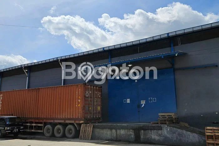 Gudang Disewa di Balikpapan dengan LB 1080m2 Area Komersial Ramai Gudang Disewa di Balikpapan dengan LB 1080m2 Area Komersial Ramai