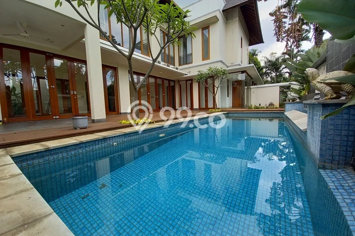 Sewa Rumah Nyaman LT 525m2 / LB 491m2 di Cipete, Jakarta Selatan Sewa Rumah Nyaman LT 525m2 / LB 491m2 di Cipete, Jakarta Selatan