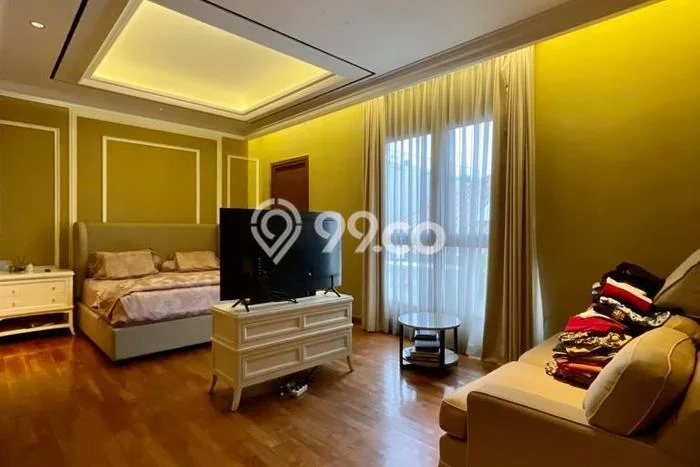 Hunian Ideal dengan LT 300m2 & LB 700m2 Disewakan di Pondok Indah Hunian Ideal dengan LT 300m2 & LB 700m2 Disewakan di Pondok Indah