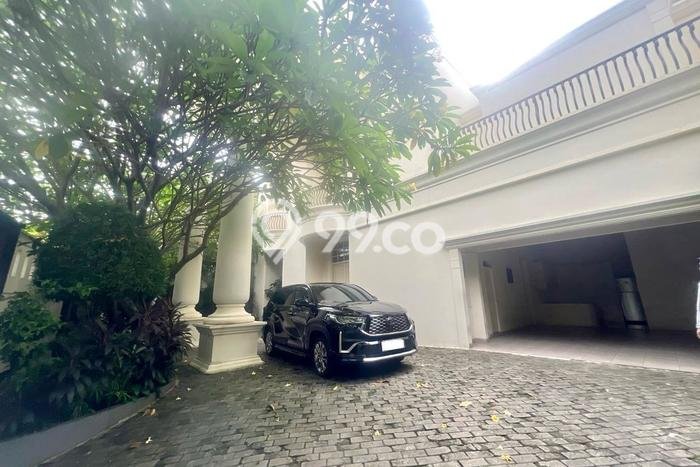 Sewa Rumah Nyaman di Kemang LT 750m2 / LB 850m2 Kondisi Bagus Sewa Rumah Nyaman di Kemang LT 750m2 / LB 850m2 Kondisi Bagus