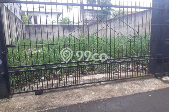 Tanah Dijual Lokasi Strategis di Jakarta Timur dengan Luas 135m2 Tanah Dijual Lokasi Strategis di Jakarta Timur dengan Luas 135m2