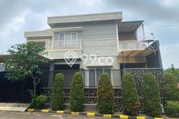 Rumah Strategis Modern Lb 250m2 di Sawangan, Depok Rumah Strategis Modern Lb 250m2 di Sawangan, Depok
