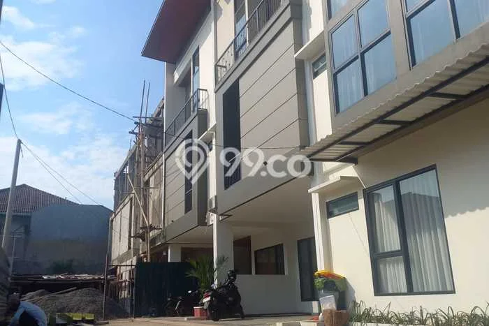 Disewakan segera hunian minimalis lokasi strategis 4 Kamar di Pancoran, Jakarta Selatan Disewakan segera hunian minimalis lokasi strategis 4 Kamar di Pancoran, Jakarta Selatan