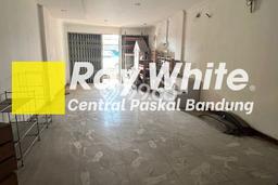 Ruko For Rent Kawasan , Luas 200m2m², Area Bisnis, Jalan Utama Ruko For Rent Kawasan , Luas 200m2m², Area Bisnis, Jalan Utama
