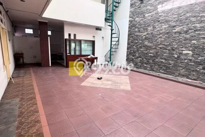 Unit Kost Dijual di Bandung Spesifikasi 16 Kamar Tidur dan Area Strategis Unit Kost Dijual di Bandung Spesifikasi 16 Kamar Tidur dan Area Strategis