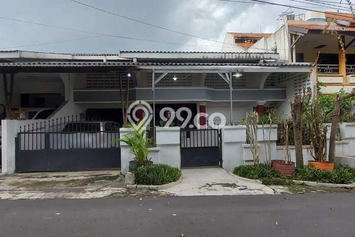 Dijual Cepat Rumah Bagus Siap Huni LB 120m2 di Semarang Timur, Semarang Dijual Cepat Rumah Bagus Siap Huni LB 120m2 di Semarang Timur, Semarang