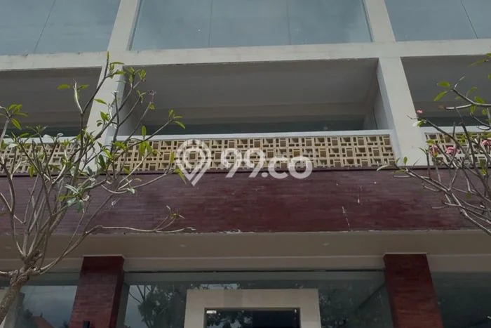 LOKASI BISNIS! Ruko For Rent Kawasan Renon, Luas 220m², Jalan Strategis LOKASI BISNIS! Ruko For Rent Kawasan Renon, Luas 220m², Jalan Strategis