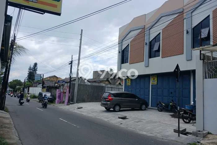 Ruko Disewa di Jebres, Surakarta, LT 64m2 / LB 125m2 Ruko Disewa di Jebres, Surakarta, LT 64m2 / LB 125m2