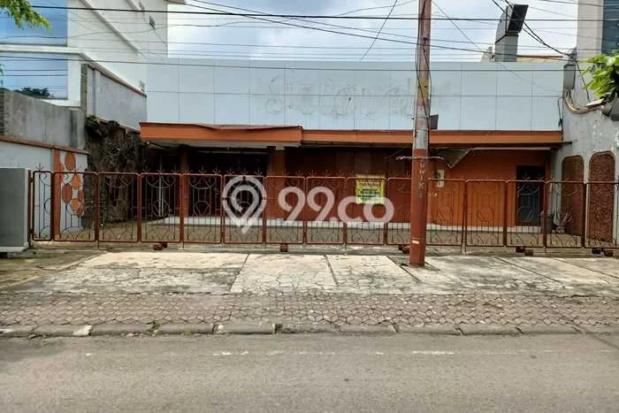 Unit Ruko Disewa Lokasi Serengan, Surakarta Spesifikasi Luas Bangunan 325m2 Unit Ruko Disewa Lokasi Serengan, Surakarta Spesifikasi Luas Bangunan 325m2