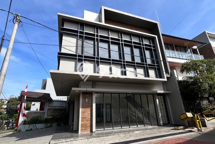 Ruko Bagus Dijual di Geger Kalong Bandung Lokasi Strategis Cocok untuk Kembangkan Bisnis Ruko Bagus Dijual di Geger Kalong Bandung Lokasi Strategis Cocok untuk Kembangkan Bisnis