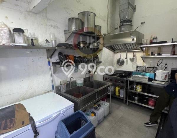 Ruko Dijual di Jakarta Barat LT 63m2 & LB 126m2 Lokasi Terbaik! Ruko Dijual di Jakarta Barat LT 63m2 & LB 126m2 Lokasi Terbaik!