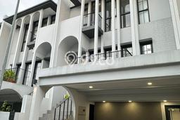 Disewakan! Rumah 4 Kamar Tidur &
4 Kamar Mandi di BSD, Tangerang Disewakan! Rumah 4 Kamar Tidur &
4 Kamar Mandi di BSD, Tangerang