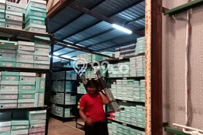 Unit Gudang Tersedia di Pegadungan Spesifikasi LB 1373m2 Unit Gudang Tersedia di Pegadungan Spesifikasi LB 1373m2