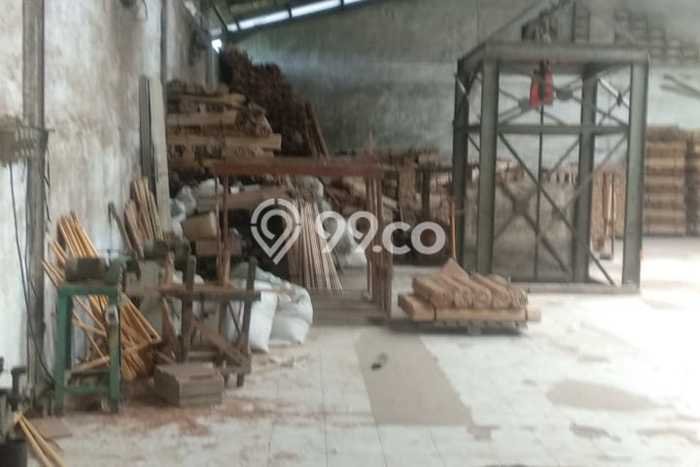 LOKASI STRATEGIS! Gudang Kawasan Neglasari, Luas 1000m2m², Jalan Strategis LOKASI STRATEGIS! Gudang Kawasan Neglasari, Luas 1000m2m², Jalan Strategis