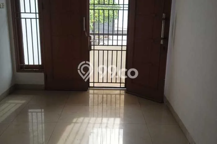Disewakan Rumah Harga Terjangkau di Tomang Jakarta Barat dengan 5 KT Disewakan Rumah Harga Terjangkau di Tomang Jakarta Barat dengan 5 KT