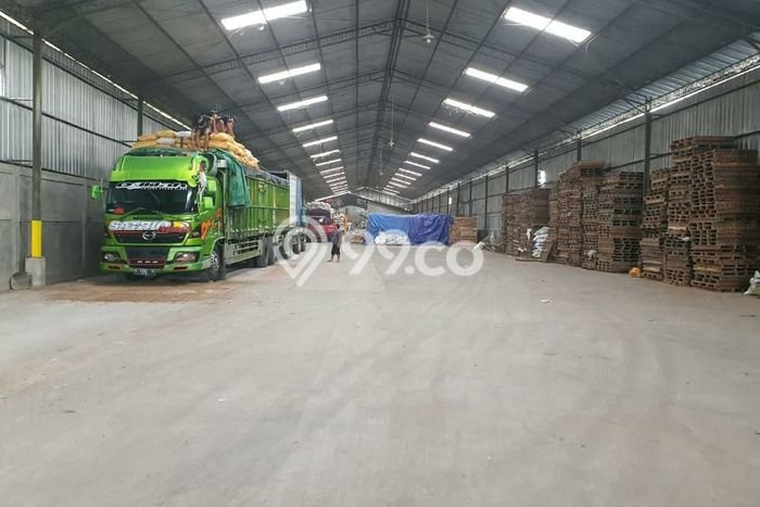 FOR SALE! Gudang di Semarang Tengah Semarang, LT 4300m2, LB 300m2 FOR SALE! Gudang di Semarang Tengah Semarang, LT 4300m2, LB 300m2