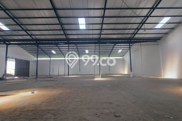 LOKASI BISNIS! Gudang Disewakan di Ngaliyan, Luas 1402m2m², Area Utama LOKASI BISNIS! Gudang Disewakan di Ngaliyan, Luas 1402m2m², Area Utama